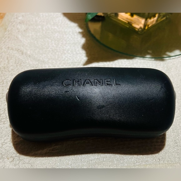 Authentic CHANEL Unisex Sunglasses (black) - Picture 3 of 6